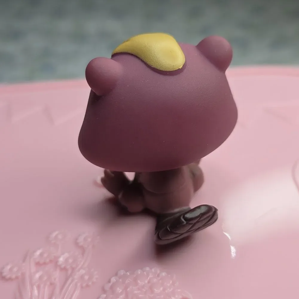 Hasbro Littlest Pet Shop #810 Beaver Deep Purple Maroon Blue Dot Eyes Toothy LPS